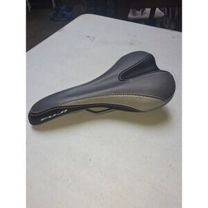 Fuji Bike Saddle Seat Unisex OS Grey Excellent Ergonomic Padded Rail Mount